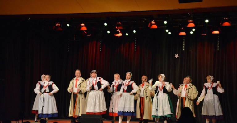 Koncert Zespołu Folklorystycznego Ziemia Wrzesińska pt. "Serce za serce".